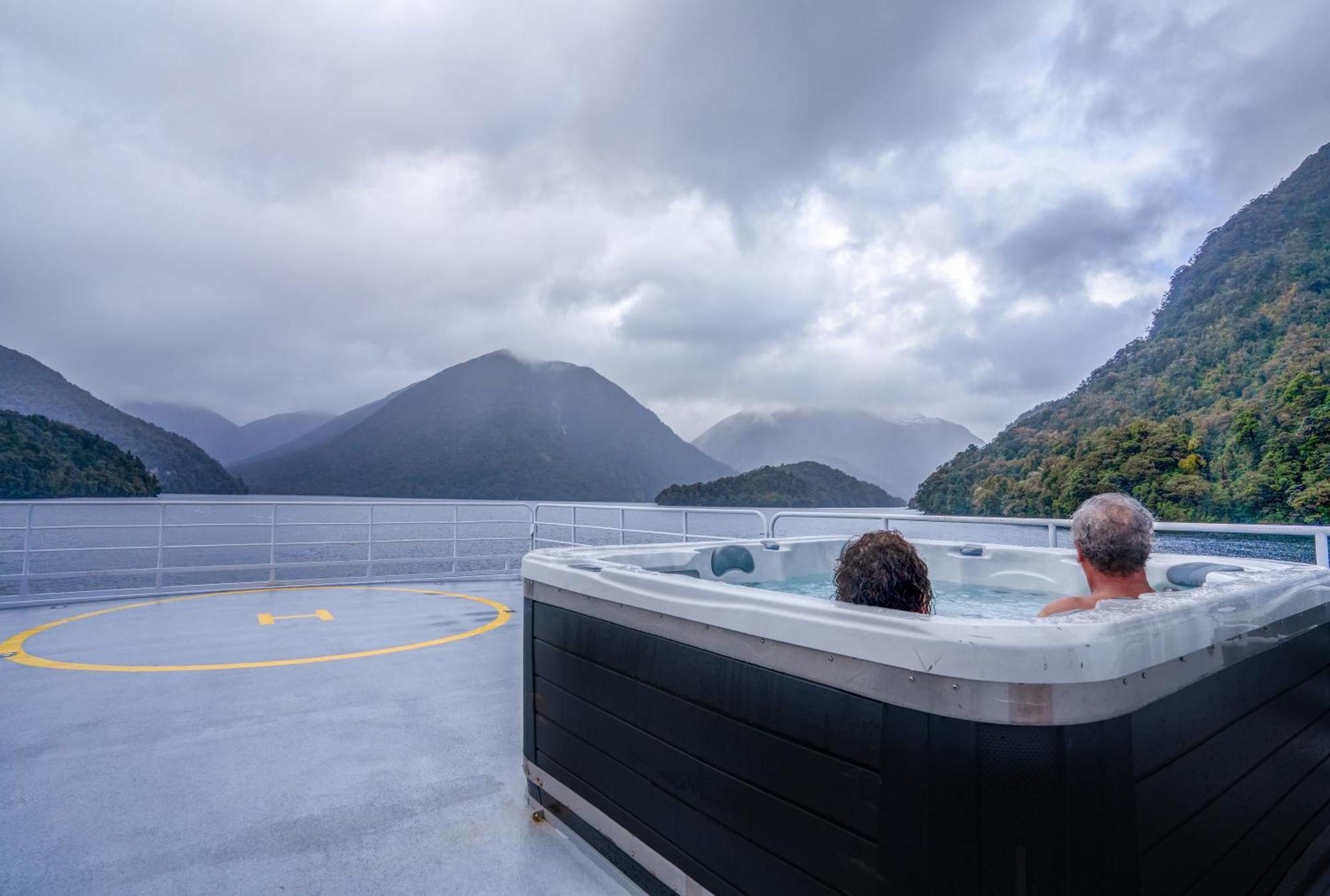 Milford Sound Overnight Cruise - Fiordland Discovery Dış mekan fotoğraf