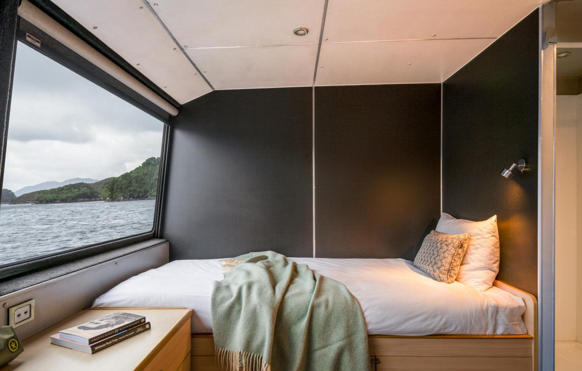 Milford Sound Overnight Cruise - Fiordland Discovery Dış mekan fotoğraf