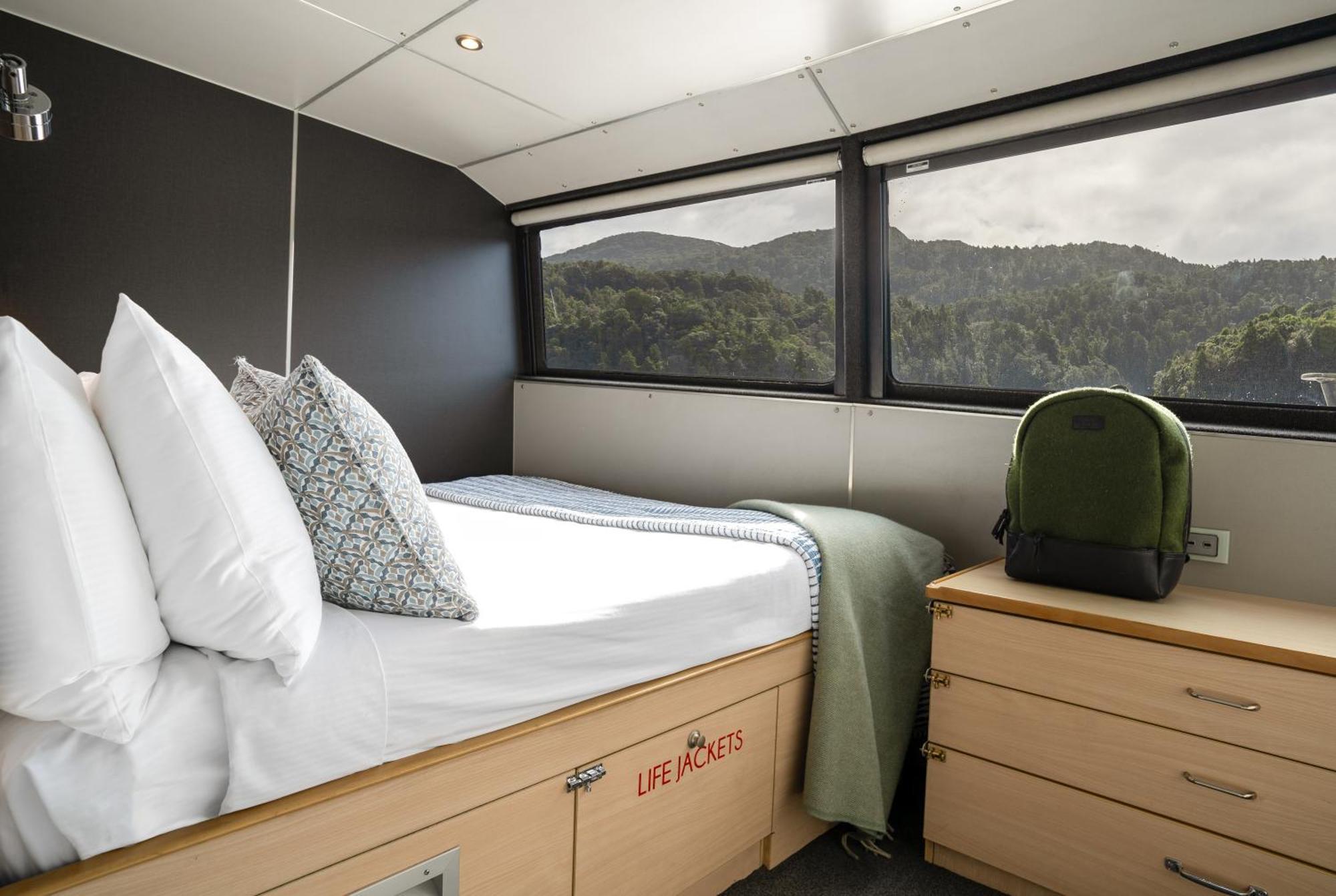 Milford Sound Overnight Cruise - Fiordland Discovery Dış mekan fotoğraf