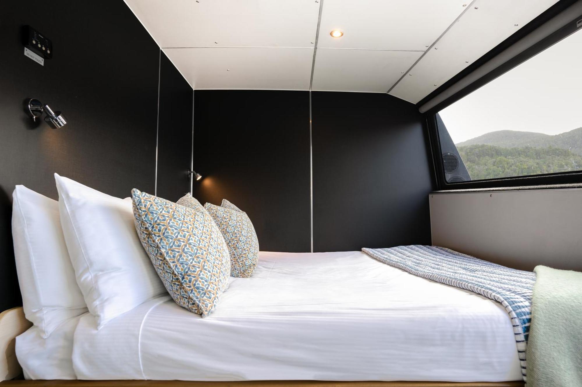 Milford Sound Overnight Cruise - Fiordland Discovery Dış mekan fotoğraf