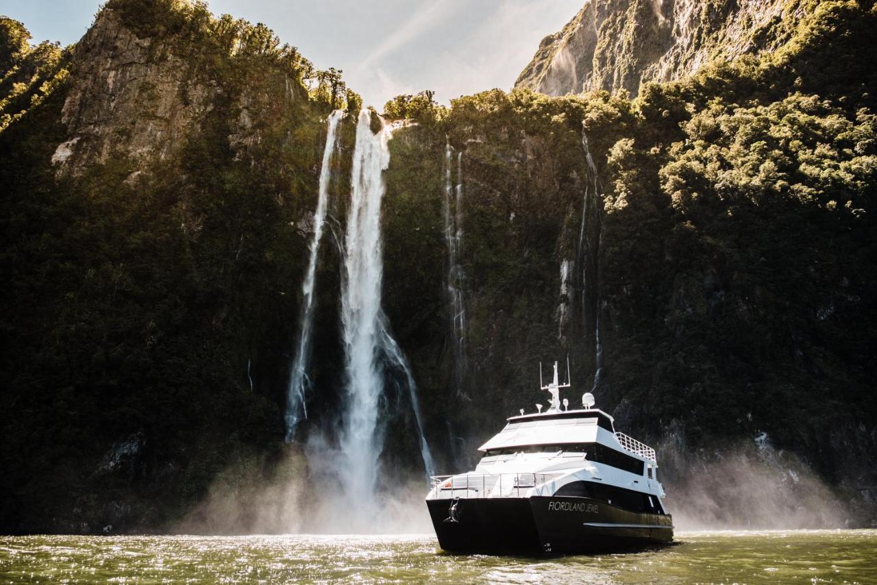 Milford Sound Overnight Cruise - Fiordland Discovery Dış mekan fotoğraf