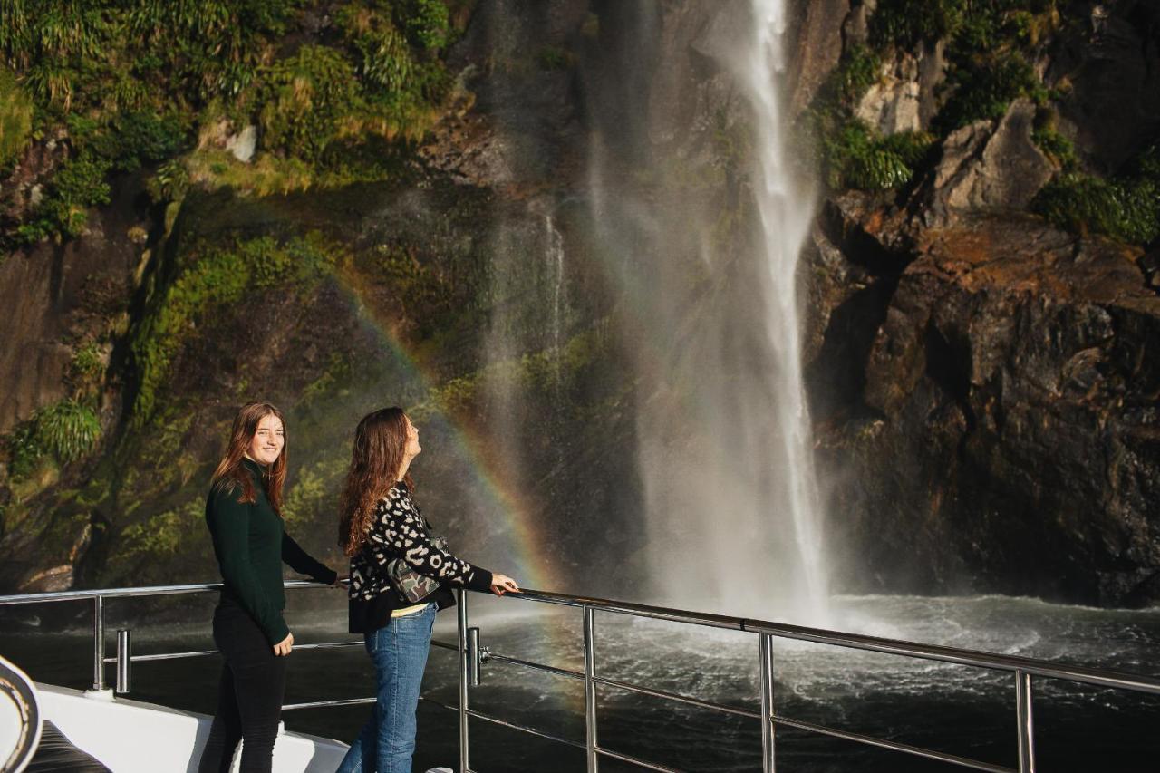 Milford Sound Overnight Cruise - Fiordland Discovery Dış mekan fotoğraf
