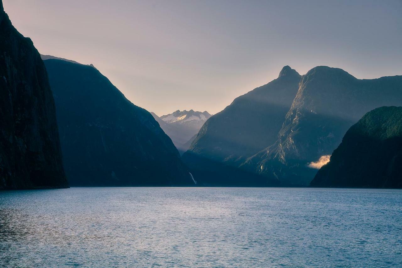 Milford Sound Overnight Cruise - Fiordland Discovery Dış mekan fotoğraf